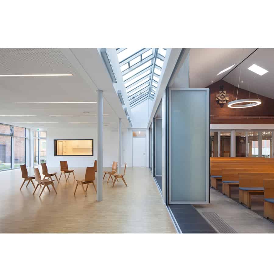 RTW Architekten Gemeindehaus GB Faltwand